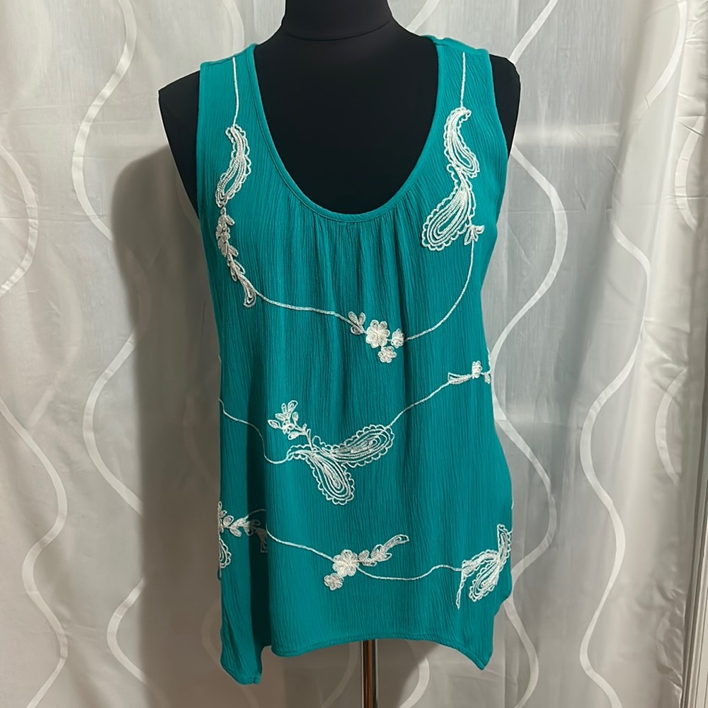 Dept. 222 Green Sleeveless Top With White Decorative Stitching, Size XL